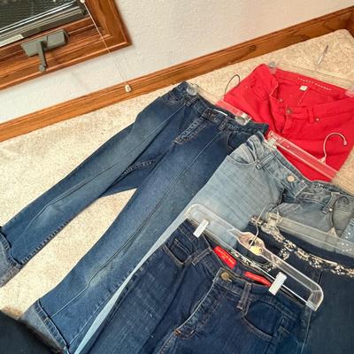 Lot 246 More jeans