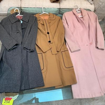 Lot 254 3 Women's Top coats
