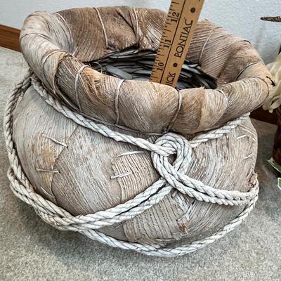 Lot 266 Flower arrangement & basket
