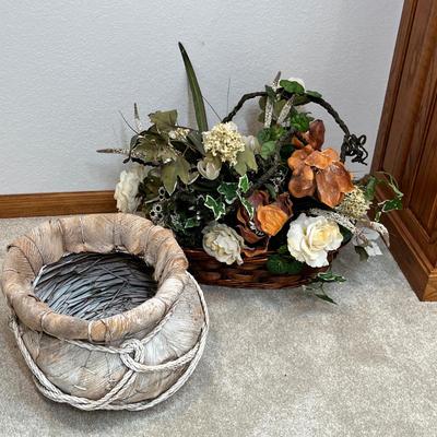 Lot 266 Flower arrangement & basket