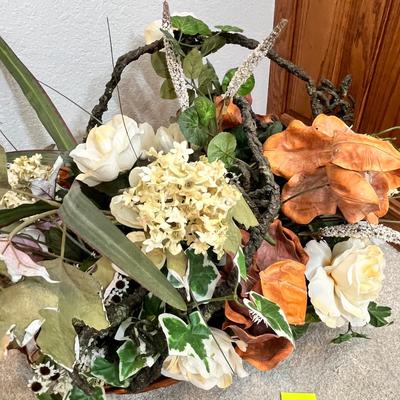 Lot 266 Flower arrangement & basket