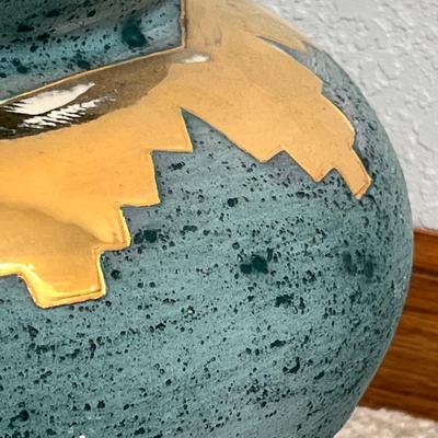 Lot 267 Native American 80s pot