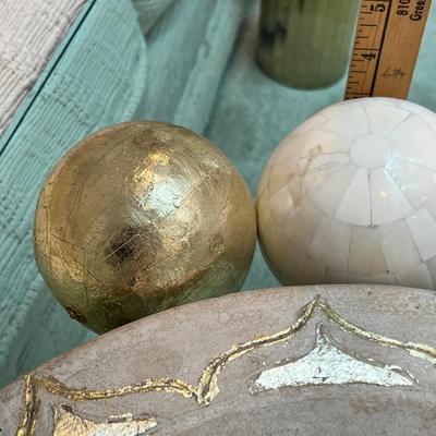Lot 268 Bowl w/ Decor balls