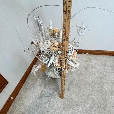 Lot 269 Large Gold & White fake arrangement