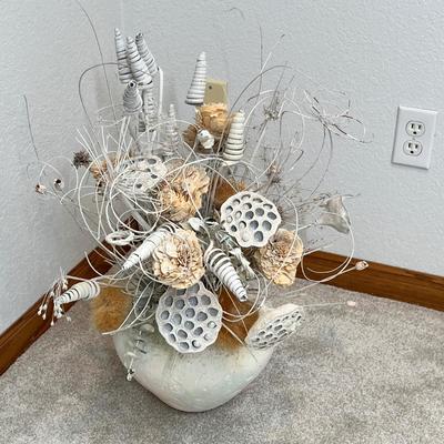 Lot 269 Large Gold & White fake arrangement