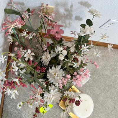 Lot 273 Glass vase arrangement and candle
