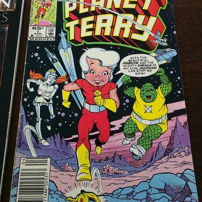 Lot of 2 comics
