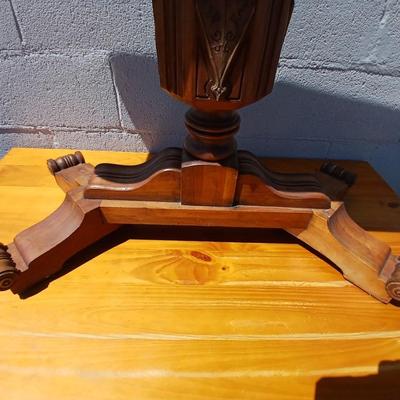 Antique Carved Ornate Pedestal Table by Davis-Birely Table Co. – Shelbyville, Indiana