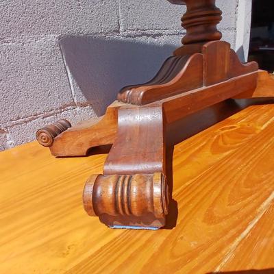 Antique Carved Ornate Pedestal Table by Davis-Birely Table Co. – Shelbyville, Indiana