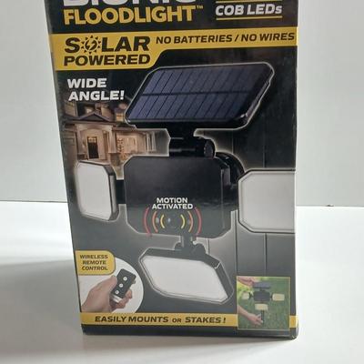 Bell + Howell Bionic Floodlight – 108 COB LED Solar Motion Light (NEW in Box)