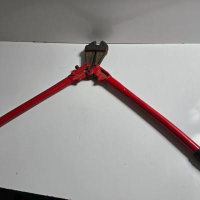 2 Heavy-Duty Bolt Cutters – 14" and 24"