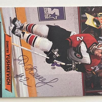 Philadelphia Flyers Dmitri Yushkevich 1992 Fleet #161 signed trading card