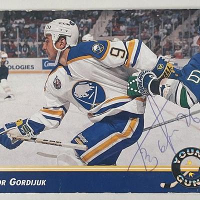 Buffalo Sabres Viktor Gordiuk 1992 Upper Deck #579 signed trading card