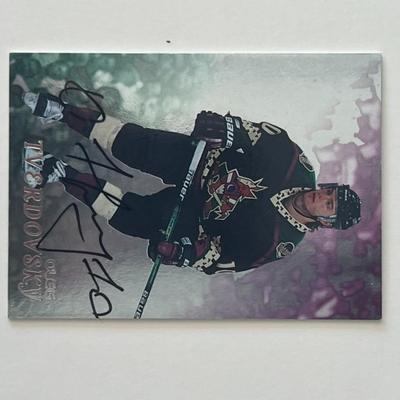 Phoenix Coyotes Oleg Tverdovsky 1998 In The Game #258 signed trading card