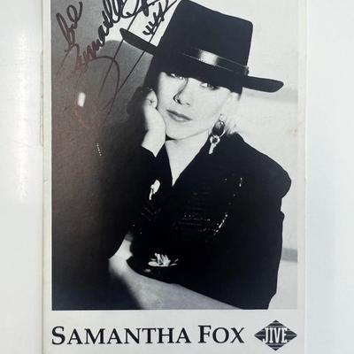 Model Samantha Fox signed postcard