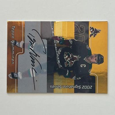 Phoenix Coyotes Teppo Numminen 2002 Signature Series #110 signed trading card