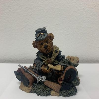 Boyd's Bear Civil War statue