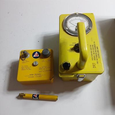 Cold War Era Civil Defense Radiation Detection Kit – CDV-715 CDV-750 Pen Charger and Dosimeter