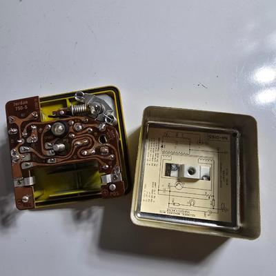 Cold War Era Civil Defense Radiation Detection Kit – CDV-715 CDV-750 Pen Charger and Dosimeter