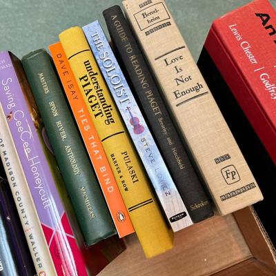 Lot 288 Assorted books