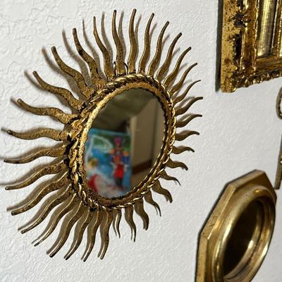 Lot 290 Wall Art Mirrors & keys