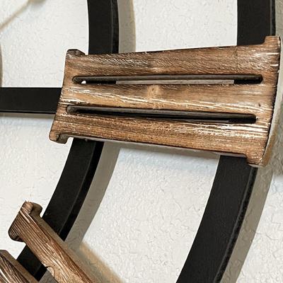 Lot 294 Large cool clock