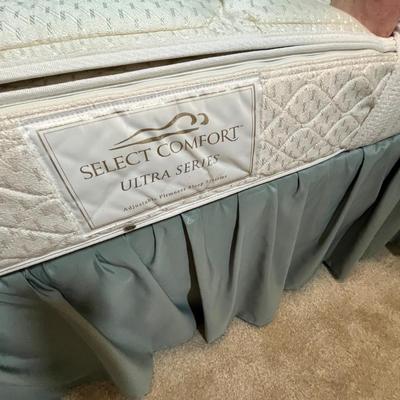 Lot 295 Bed w/ Ralph Lauren Bedding