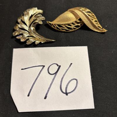 Vintage Brooch Lot