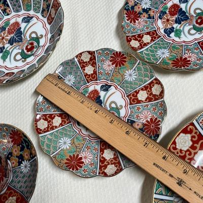 Lot 325 Oriental China set