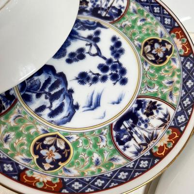 Lot 330 Oriental Themed lot
