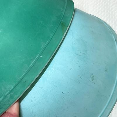 Lot 331 Big lot of Pyrex bowls