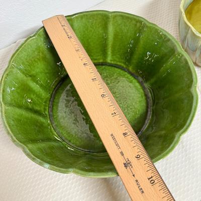 Lot 341 Assortment of bowls