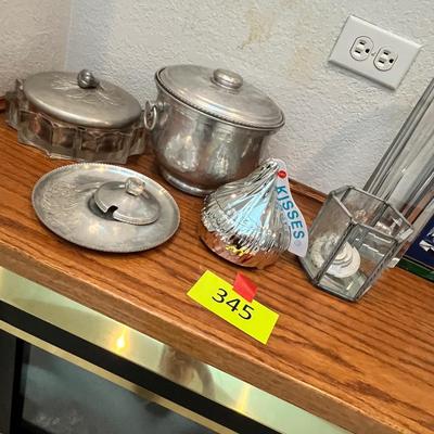 Lot 345 Metal ware items