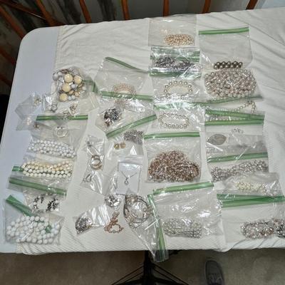 Lot 350 ssorted Jewelry Lot #2