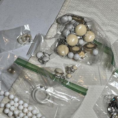 Lot 350 ssorted Jewelry Lot #2