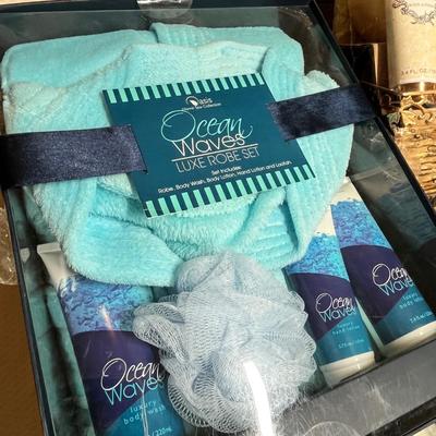 Lot 358 Pampering personal care gift boxes