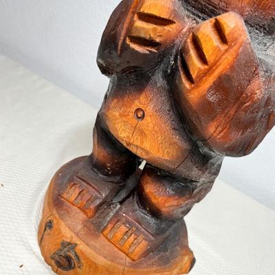 Lot 359 Log Bear Figure