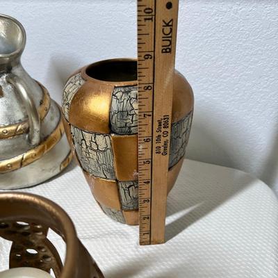 Lot 361 Gold & Silver Decor