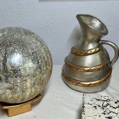 Lot 361 Gold & Silver Decor