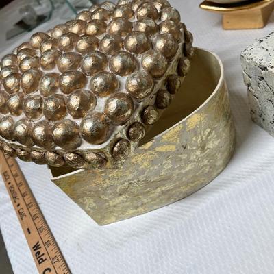 Lot 361 Gold & Silver Decor