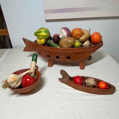Lot 368 Mexico Pottery fish w/ fruits