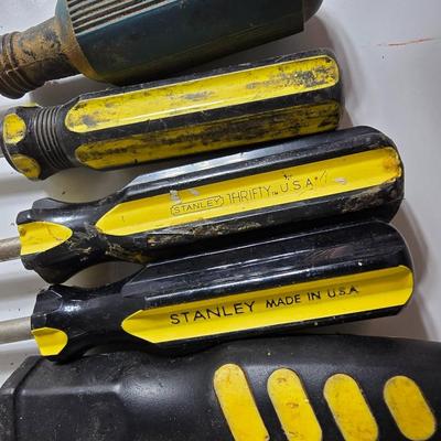 Assorted Screwdrivers – Mixed Flathead and Phillips