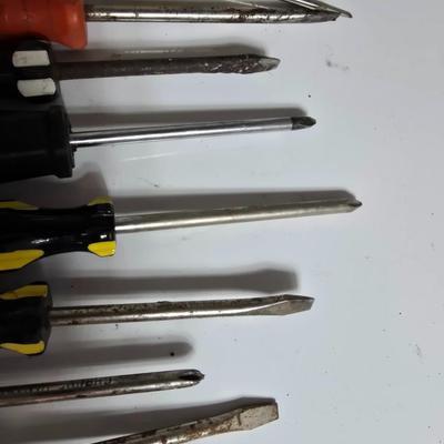Assorted Screwdrivers – Mixed Flathead and Phillips