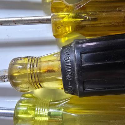 Mixed Screwdrivers – Clear Handles Flathead and Phillips