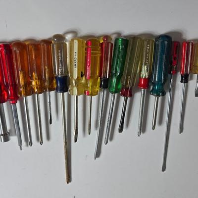 Mixed Screwdrivers – Clear Handles Flathead and Phillips