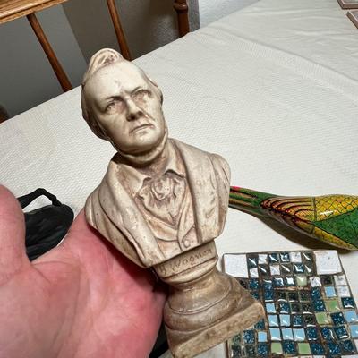 Lot 371 Lot of smalls decor