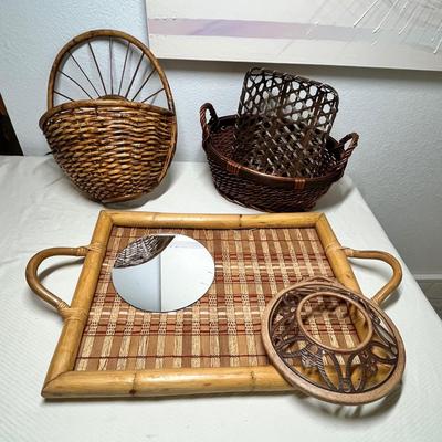 Lot 377 Serving items