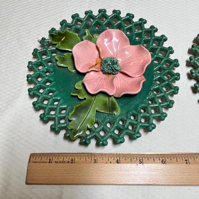 Lot 378 Vintage Flower Plaques