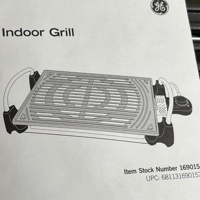 Lot 381 Grill, toaster, & cutting boards