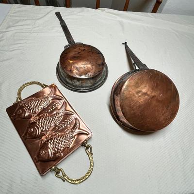 Lot 385 Antique Copper pots & baker